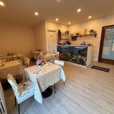 Hotel Diffuso Il Portichetto Vezio Perledo Luaran gambar