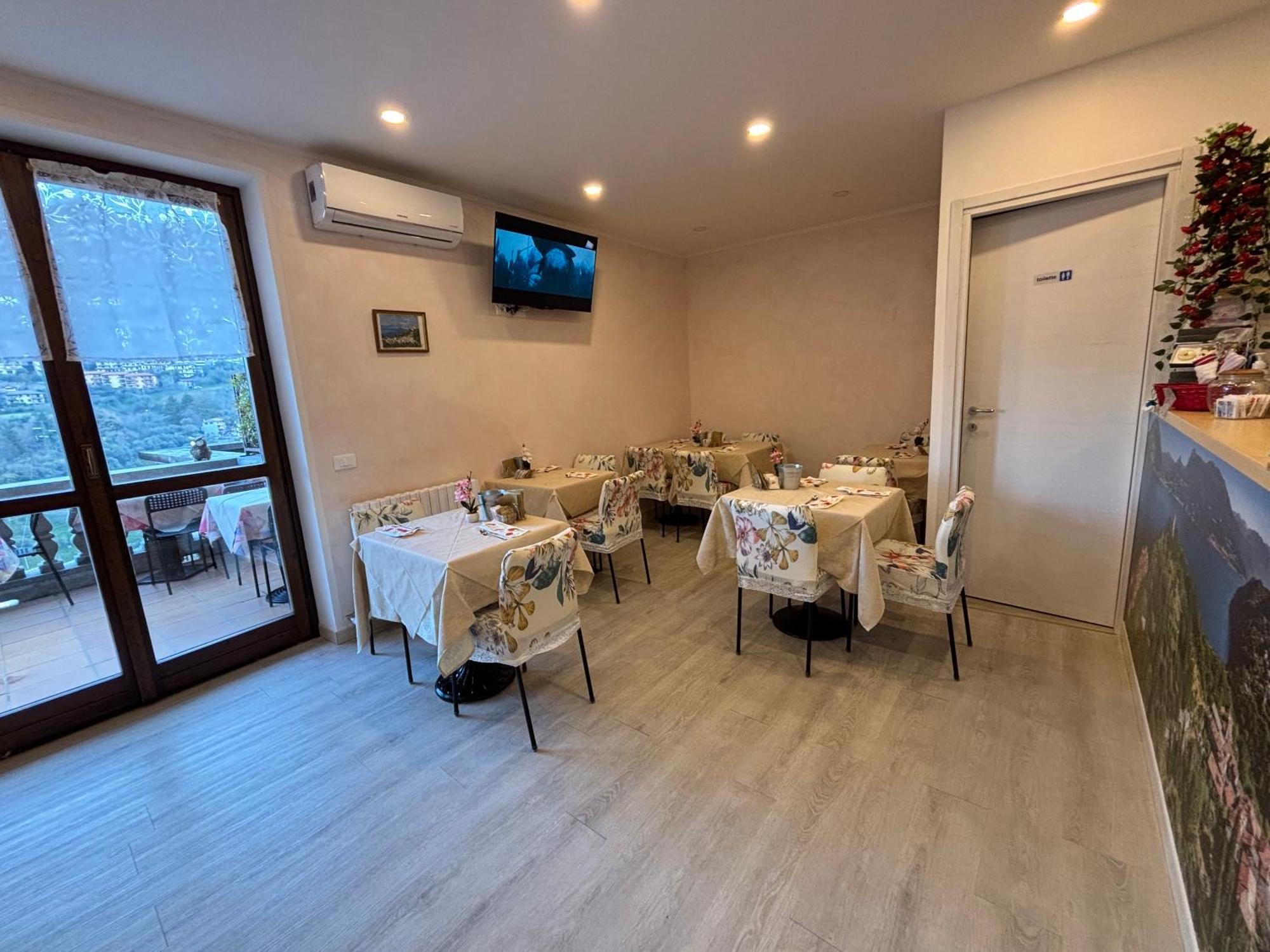 Hotel Diffuso Il Portichetto Vezio Perledo Luaran gambar